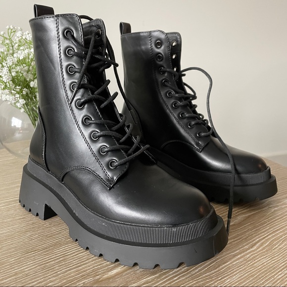 Topshop Shoes | Topshop Khloe Lug Boots - Black | Color: Black | Size: 7.5 | Chipthegreat's Closet